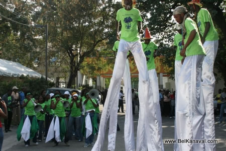 Jambes De Bois In Haiti Star Parade
