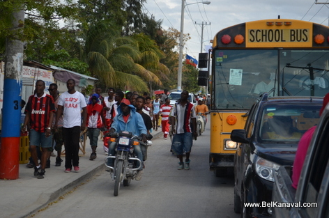 Gonaives Kanaval 2014 - Big Traffic Jam, more people more cars entering the city on Day One
