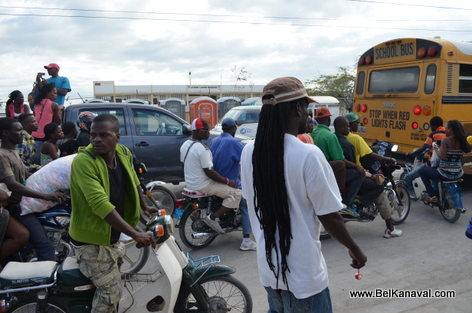 Gonaives Kanaval 2014 - Big Traffic Jam, more people more cars entering the city on Day One