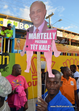 Gonaives Kanaval 2014 - Marionette President Martelly... Prezidan Tet Kale