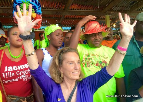 PHOTO: Haiti - Ambasadeur Pamela White nan Kanaval Jacmel