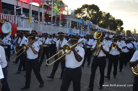 Haiti Kanaval 2015 - Mardi, Se Fanfare Palais National ki tap chante onore pou moun ki mouri yo...